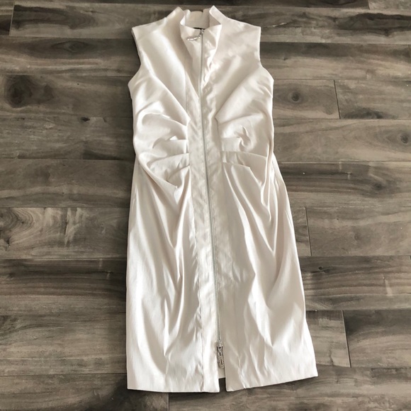 Fitted front zip dress - Picture 1 of 8